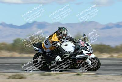 media/Nov-16-2025-Race Pace (Sun) [[8c5fa54630]]/Non Verified Riders (1st 20 Minutes)/3-Turn 3 Inside (11am)/